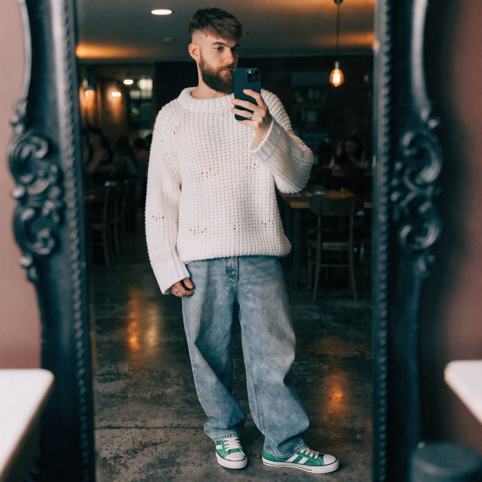 Alt Image